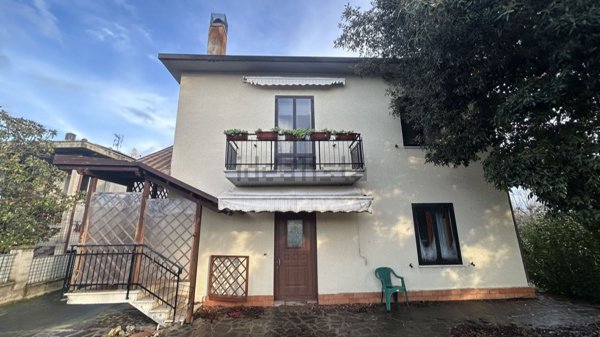 casa indipendente in vendita a Castiglione del Lago in zona Panicarola
