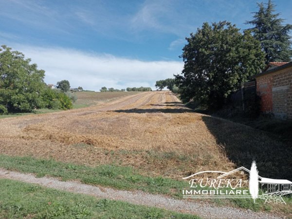 terreno edificabile in vendita a Castiglione del Lago in zona Macchie