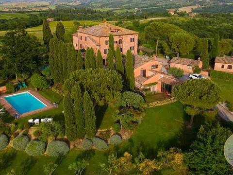 locale di sgombero in vendita a Castiglione del Lago in zona Villastrada