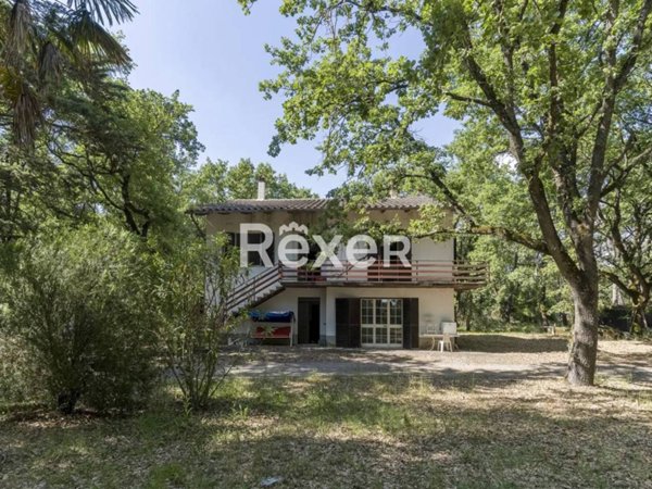 casa indipendente in vendita a Castiglione del Lago in zona Piana
