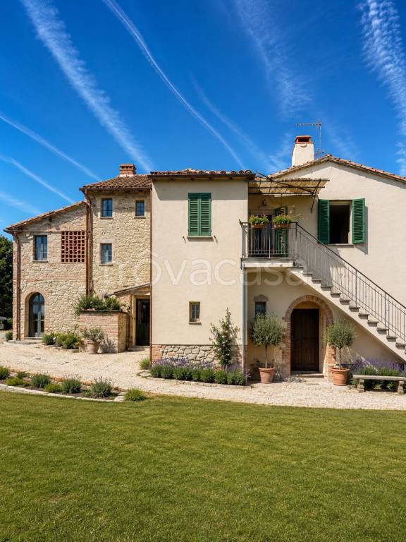 casa indipendente in vendita a Castiglione del Lago