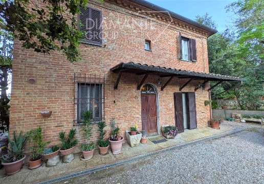 casa indipendente in vendita a Castiglione del Lago in zona Petrignano del Lago
