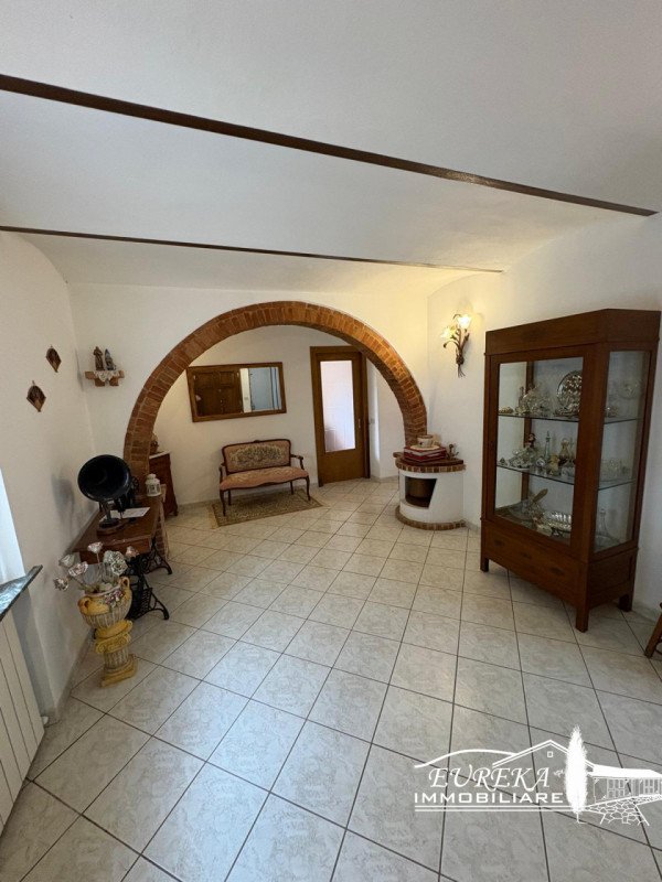 casa indipendente in vendita a Castiglione del Lago in zona Piana