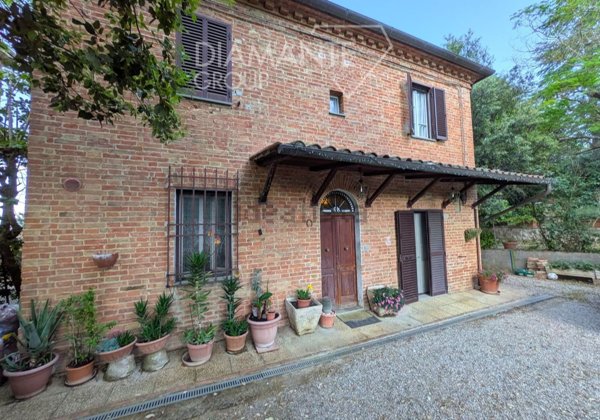 casa indipendente in vendita a Castiglione del Lago in zona Petrignano del Lago
