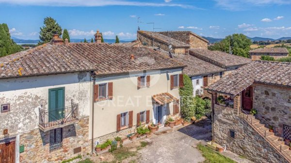 casa indipendente in vendita a Castiglione del Lago in zona Vaiano