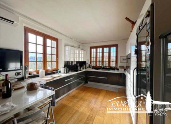 villa in vendita a Castiglione del Lago in zona Casamaggiore