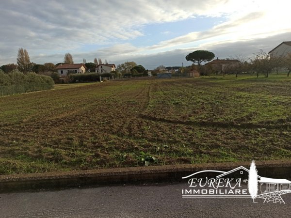 terreno edificabile in vendita a Castiglione del Lago in zona Piana