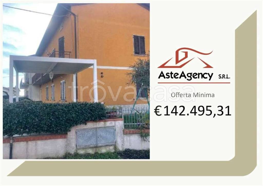 casa indipendente in vendita a Castiglione del Lago in zona Casamaggiore