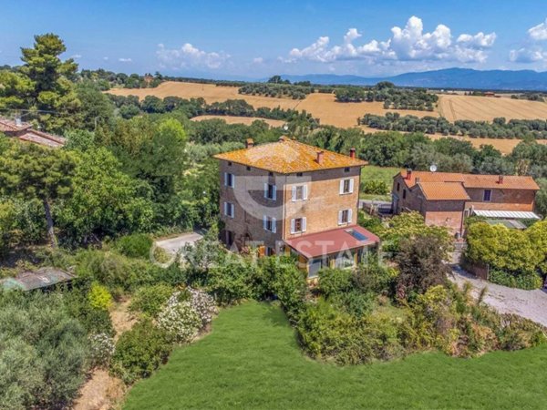 casa indipendente in vendita a Castiglione del Lago in zona Badia