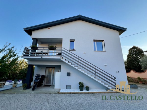 casa indipendente in vendita a Castiglione del Lago