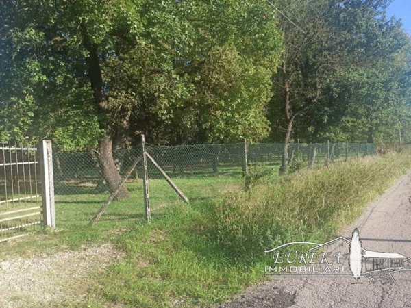 capannone in vendita a Castiglione del Lago