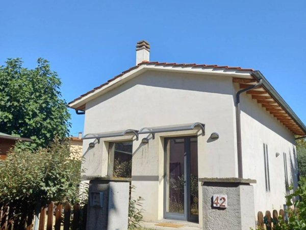 casa indipendente in vendita a Castiglione del Lago in zona Panicarola