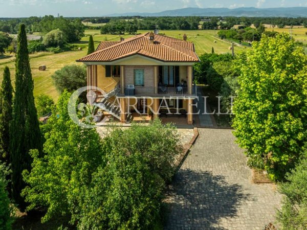 casa indipendente in vendita a Castiglione del Lago