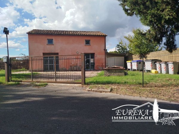 locale commerciale in vendita a Castiglione del Lago