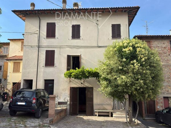 casa indipendente in vendita a Castiglione del Lago