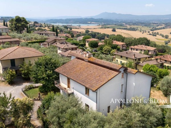 casa indipendente in vendita a Castiglione del Lago in zona Gioiella