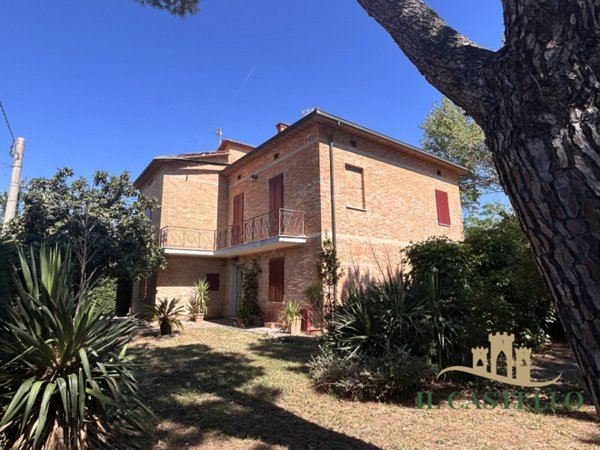 casa indipendente in vendita a Castiglione del Lago
