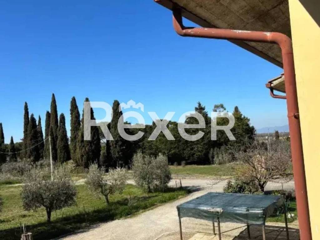 casa indipendente in vendita a Castiglione del Lago