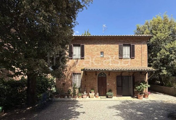 casa indipendente in vendita a Castiglione del Lago in zona Petrignano del Lago