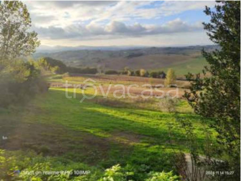 casa indipendente in vendita a Castiglione del Lago in zona Gioiella