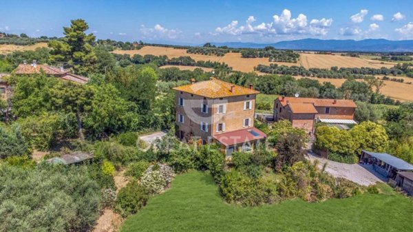 casa indipendente in vendita a Castiglione del Lago in zona Badia