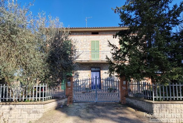 casa indipendente in vendita a Castiglione del Lago in zona Panicarola