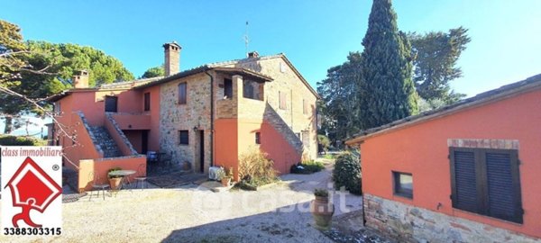 casa indipendente in vendita a Castiglione del Lago