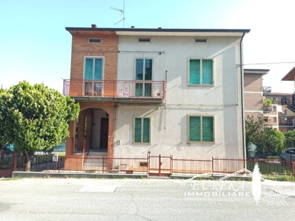 casa indipendente in vendita a Castiglione del Lago