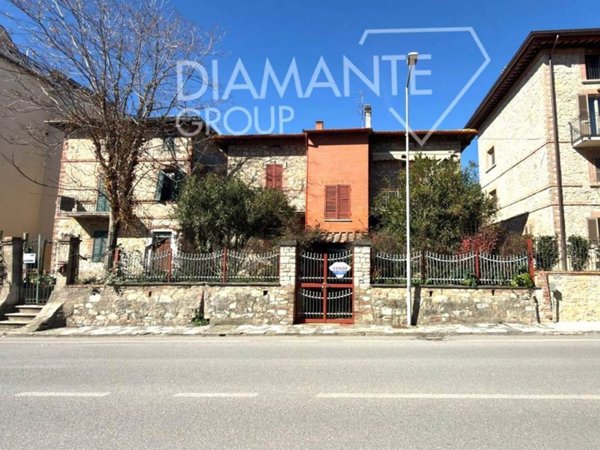 casa indipendente in vendita a Castiglione del Lago