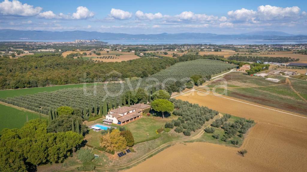 casa indipendente in vendita a Castiglione del Lago