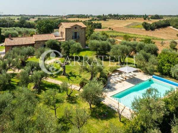 casale in vendita a Castiglione del Lago