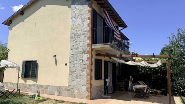casa indipendente in vendita a Castiglione del Lago