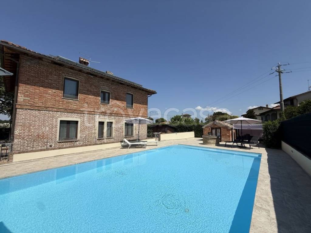 casa indipendente in vendita a Castiglione del Lago