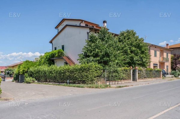 casa indipendente in vendita a Castiglione del Lago