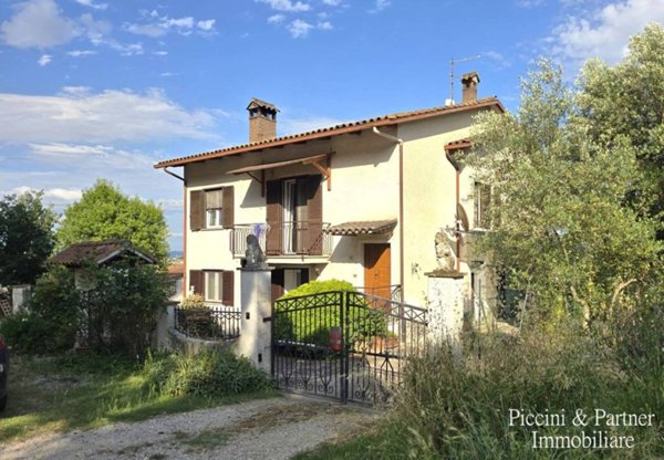 casa indipendente in vendita a Castiglione del Lago