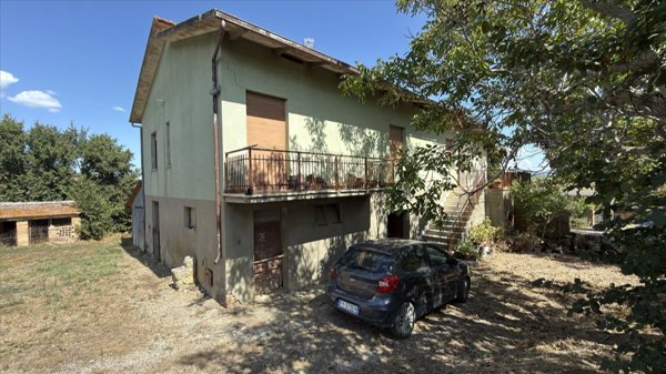 casa indipendente in vendita a Castiglione del Lago