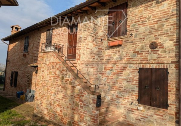 casa indipendente in vendita a Castiglione del Lago in zona Panicarola