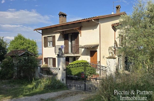 casa indipendente in vendita a Castiglione del Lago