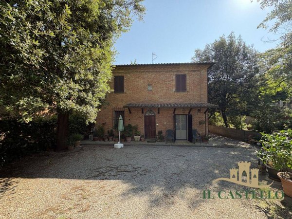 casa indipendente in vendita a Castiglione del Lago in zona Petrignano del Lago