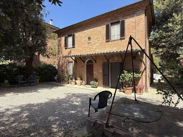 casa indipendente in vendita a Castiglione del Lago in zona Petrignano del Lago