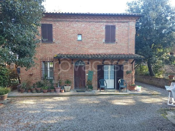casa indipendente in vendita a Castiglione del Lago in zona Petrignano del Lago