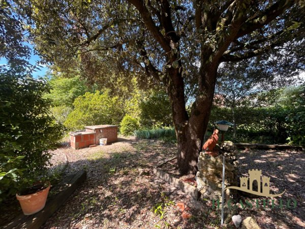 casa indipendente in vendita a Castiglione del Lago in zona Macchie