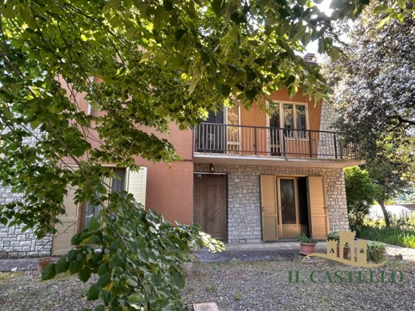 casa indipendente in vendita a Castiglione del Lago in zona Macchie