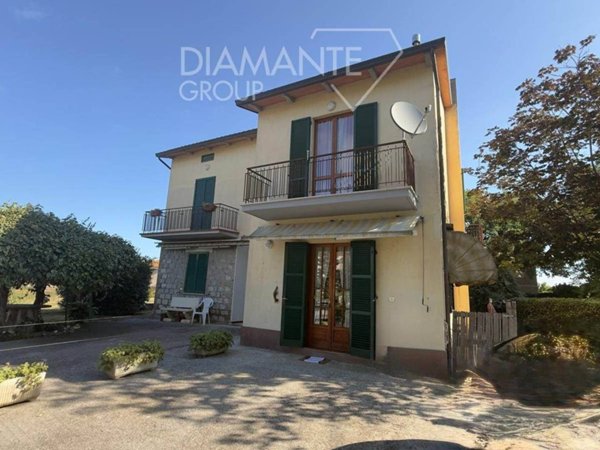 casa indipendente in vendita a Castiglione del Lago