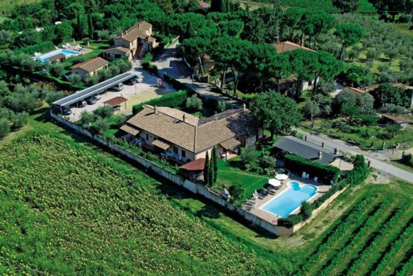 casale in vendita a Castiglione del Lago in zona Villastrada