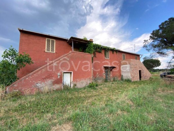 casa indipendente in vendita a Castiglione del Lago in zona Piana
