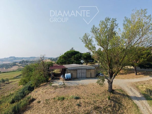 capannone in vendita a Castiglione del Lago in zona Vaiano