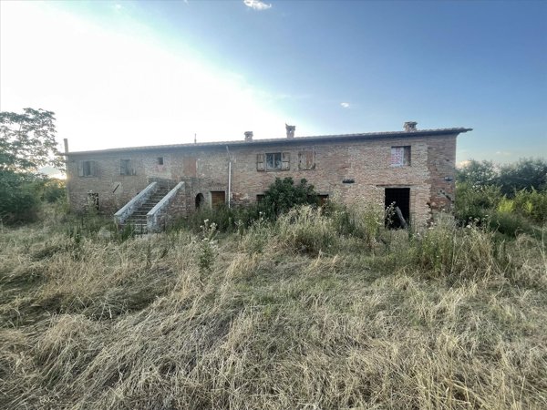 casale in vendita a Castiglione del Lago