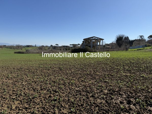 terreno in vendita a Castiglione del Lago in zona Petrignano del Lago