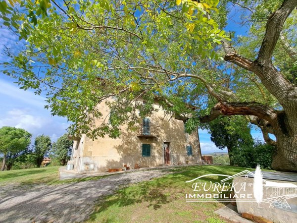 casa indipendente in vendita a Castiglione del Lago in zona Porto